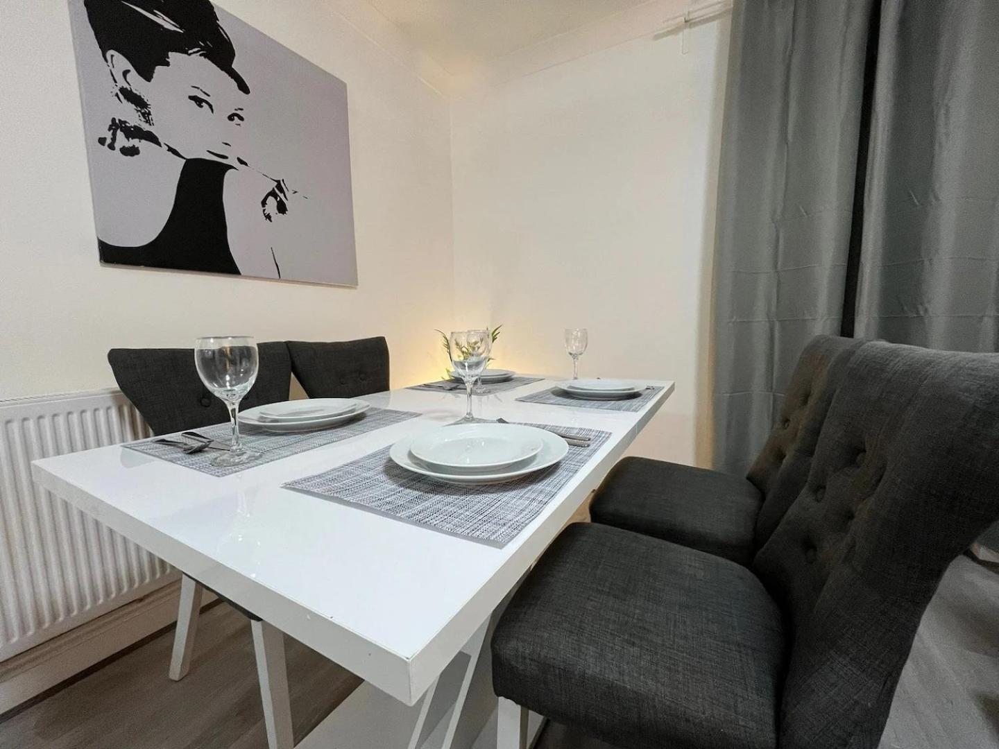 Stylish Getaway In Appartement